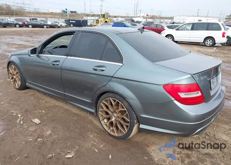 2012 Mercedes-Benz C 300 Luxury 4Matic/Sport 4Matic from USA, damaged, VIN WDDGF8BB0CA598959